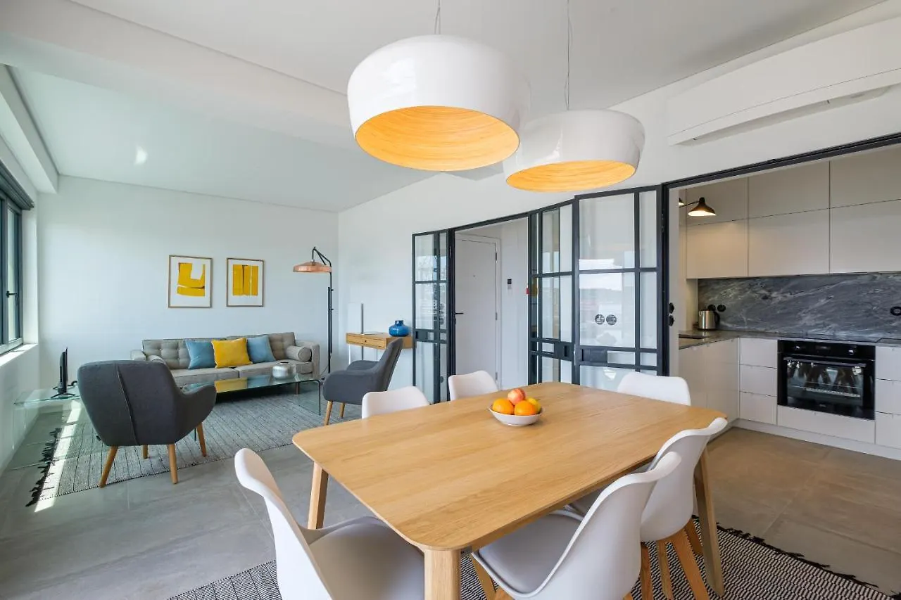 Nomad'S 2Bed Riverside Lisbon Apartment