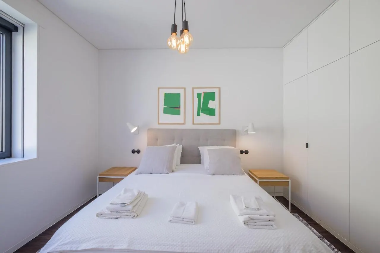 Nomad'S 2Bed Riverside Lisbon Apartment