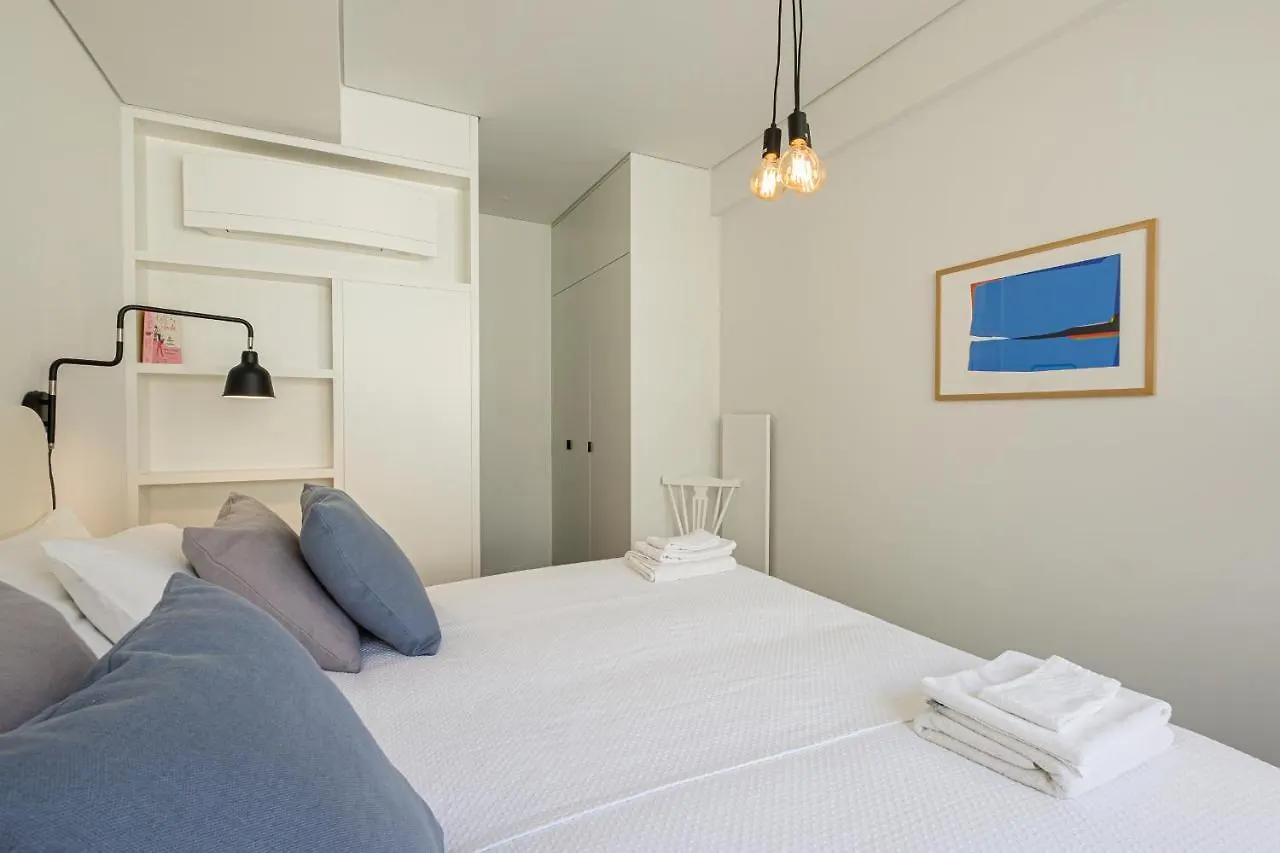 Nomad'S 2Bed Riverside Lisbon Apartment